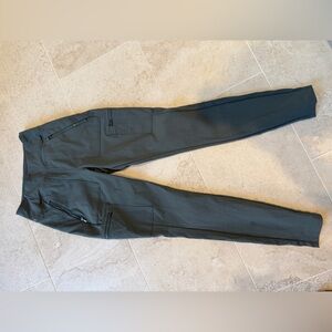 Athleta Headland’s hybrid cargo pants.